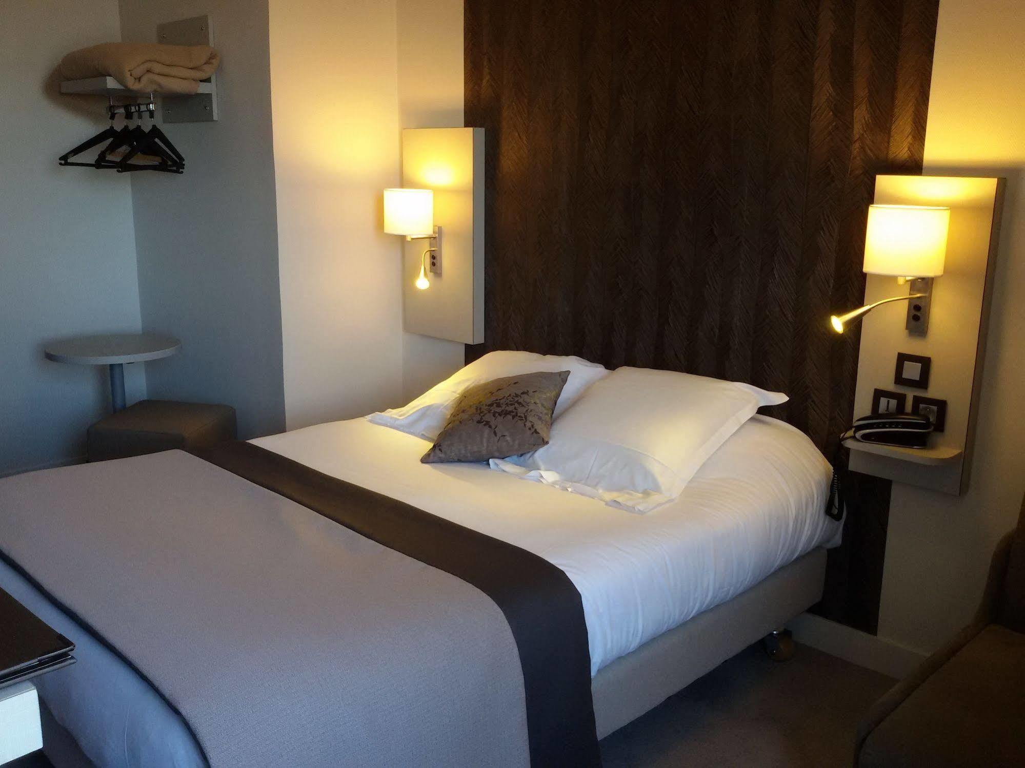 Hotel Albert Elisabeth Gare Sncf Clermont-Ferrand Exteriör bild